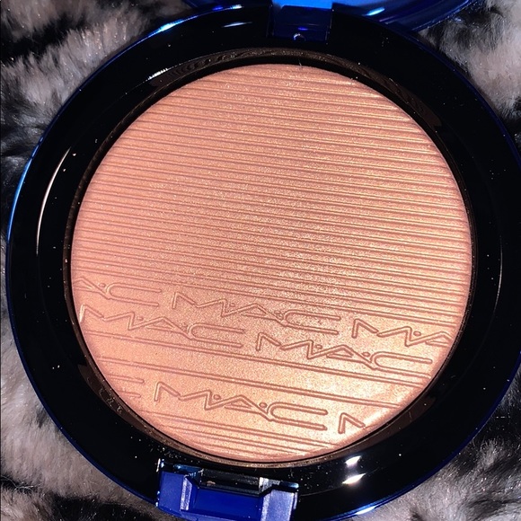 ✨Shaft of Gold✨Mac extra diminish skin finish - Picture 4 of 8